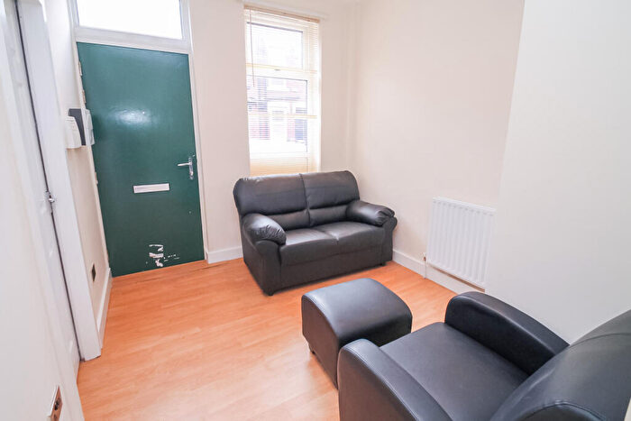 2 Bedroom Terraced House To Rent In Autumn Street, Hyde Park, Leeds, LS6