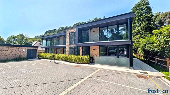 2 Bedroom Flat For Sale In Lindsay Road, Poole, Dorset, BH13