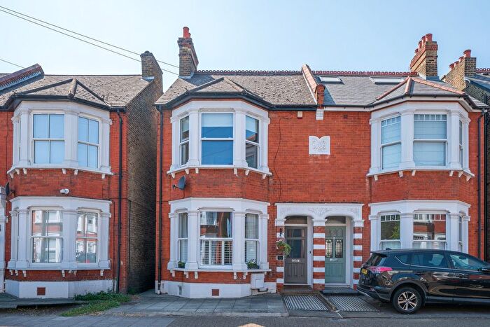 3 Bedroom Semi Detached House For Sale In Queens Road, Bromley, BR1