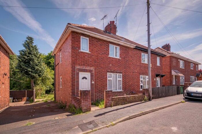 3 Bedroom Semi-Detached House To Rent In Burns Street, Heanor, DE75
