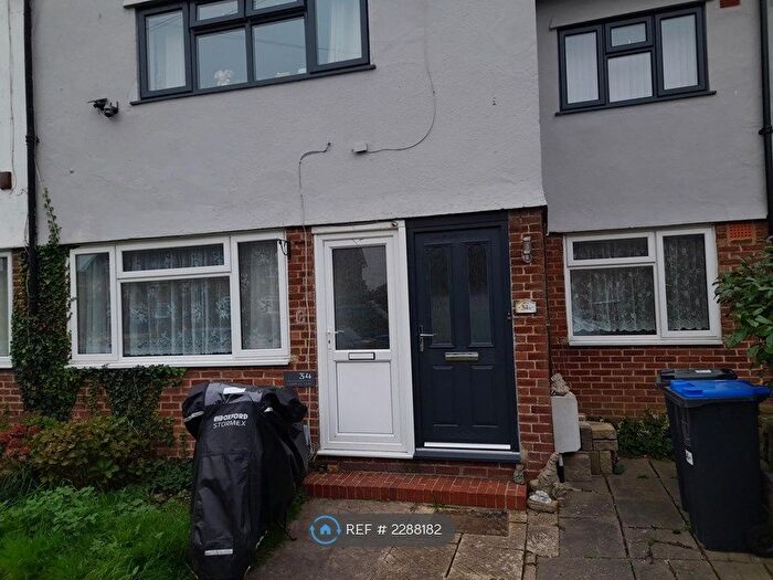 2 Bedroom Flat To Rent In Limbrick Lane, Worthing, BN12