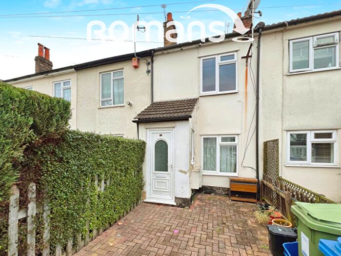 2 Bedroom Terraced House To Rent In Somerset Road, Farnborough, GU14