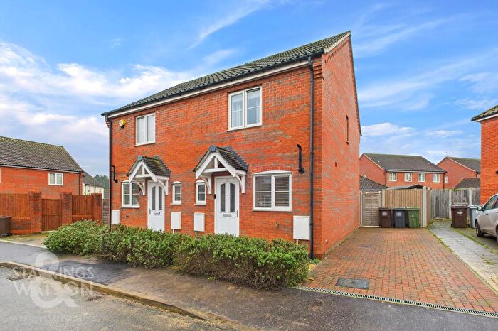 2 Bedroom Semi Detached House For Sale In Maurecourt Drive, Brundall, Norwich, NR13