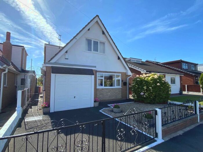 3 Bedroom Detached House For Sale In Halton Gardens, Blackpool, FY4