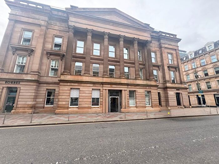 2 Bedroom Flat To Rent In Ingram Street, Merchant City, G1