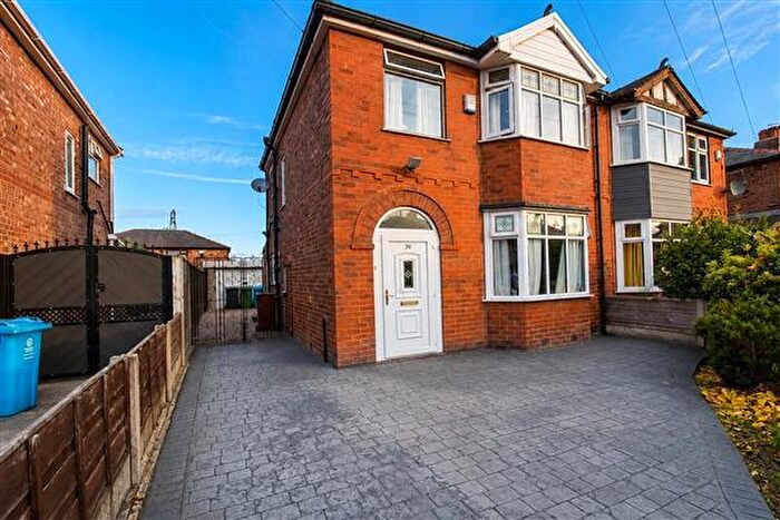 3 Bedroom Semi-Detached House For Sale In Owler Lane, Chadderton, OL9