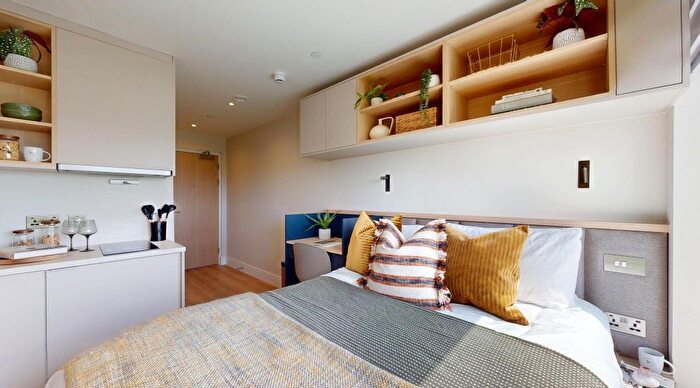 Studio To Rent In The Mall, London, W5