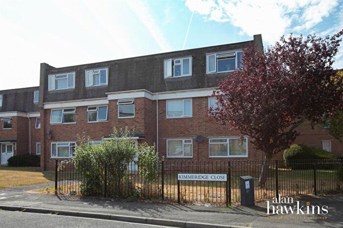 2 Bedroom Flat For Sale In Kimmeridge Close, Swindon, SN3