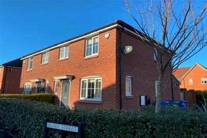 3 Bedroom House To Rent In Blake Street, Rochdale, OL16