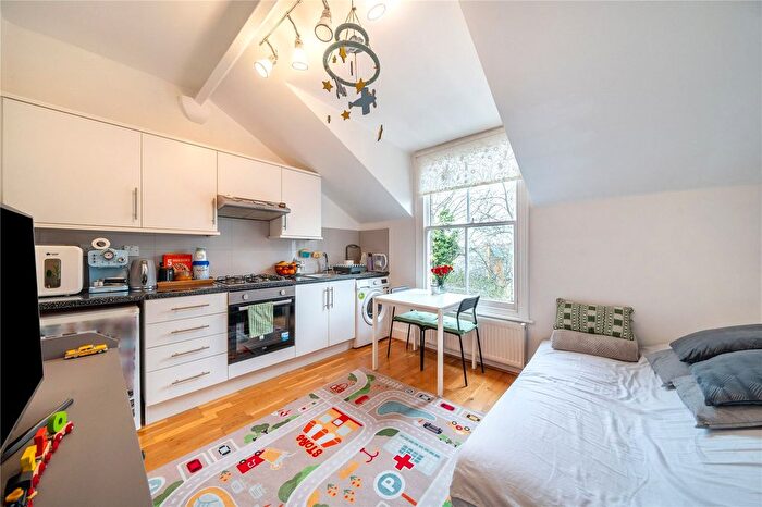 1 Bedroom Flat For Sale In Dukes Avenue, Muswell Hill, London, N10