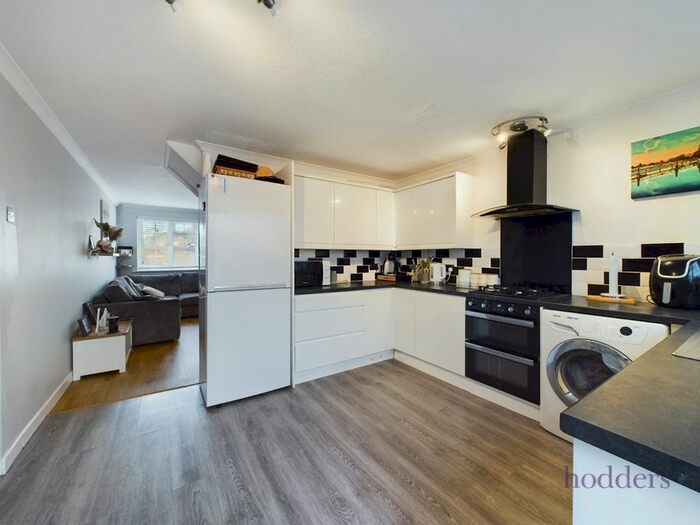 3 Bedroom End Of Terrace House For Sale In Hazelbank Road, Chertsey, Surrey, KT16