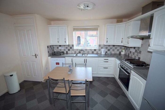 3 Bedroom House To Rent In Markeaton Campus Location, DE22
