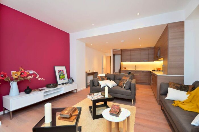 2 Bedroom Flat To Rent In Stanley Gardens, Acton, London, W3