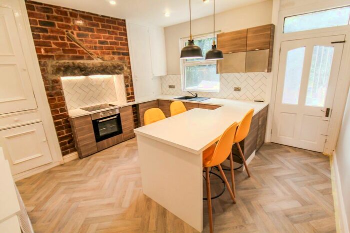 4 Bedroom Terraced House To Rent In Church Street, Kirkstall, LS5