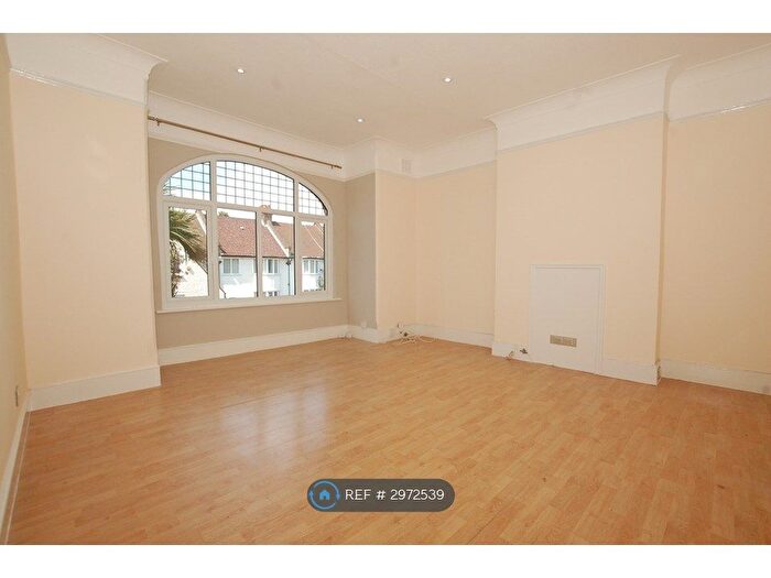 2 Bedroom Flat To Rent In Tannsfeld Road, London, SE26