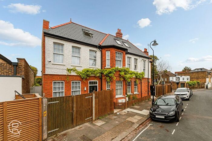2 Bedroom Maisonette For Sale In Church Gardens, London, W5