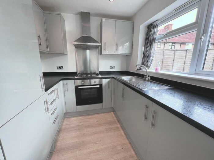 3 Bedroom Flat To Rent In Heathway, Dagenham, RM10