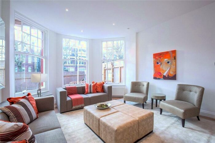 2 Bedroom Apartment To Rent In Queens Avenue, London, N10