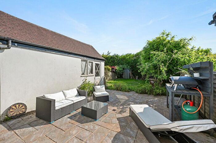 4 Bedroom Semi-Detached House To Rent In Coulsdon Road, Caterham, CR3