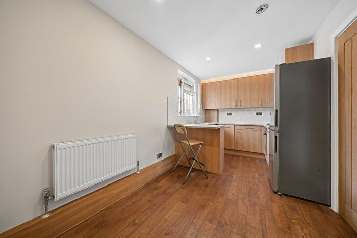 2 Bedroom Flat To Rent In Weymouth Terrace, Hoxton, E2