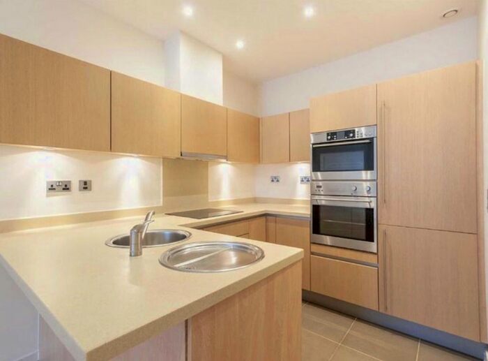 2 Bedroom Flat To Rent In Bromyard Avenue, London, W3