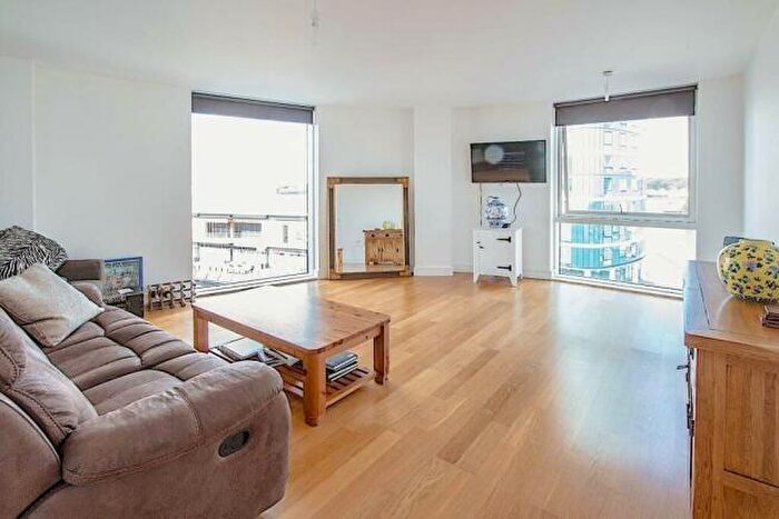 1 Bedroom Apartment For Sale In Dock Head Road, Chatham, ME4