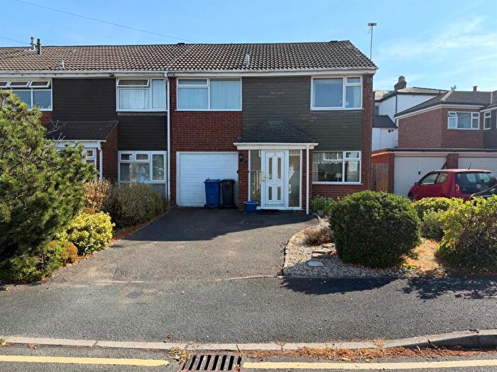 3 Bedroom End Of Terrace House For Sale In Rectory Gardens, Stourbridge, DY8