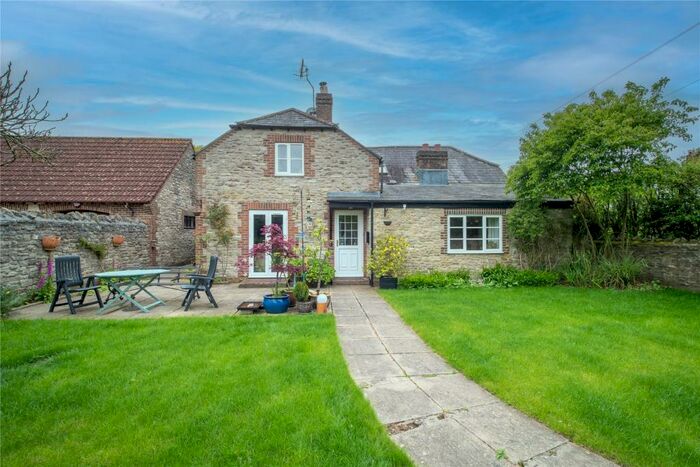 3 Bedroom Detached House For Sale In Martinstown, Dorset, DT2