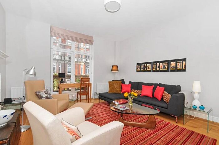 3 Bedroom Flat To Rent In Montagu Mansions, Marylebone, London, W1U