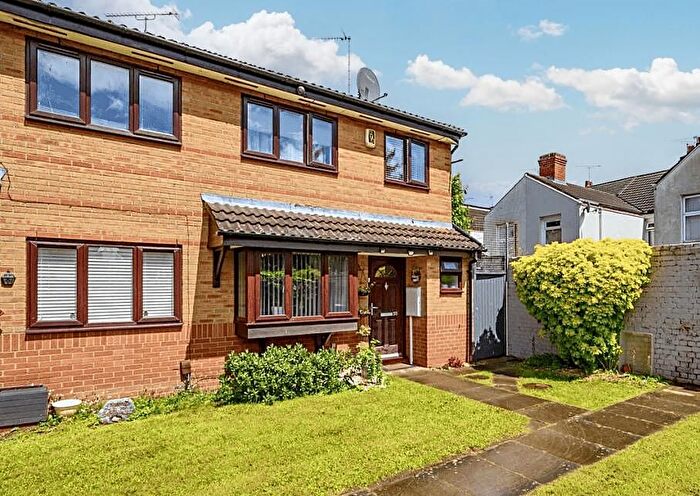 3 Bedroom Semi-Detached House To Rent In Bretts Close, Coventry, CV1