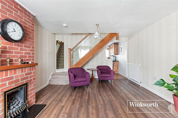 2 Bedroom Detached House To Rent In Woodside Lane, London, N12