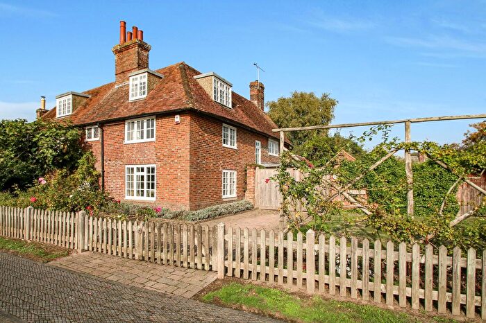 4 Bedroom Semi Detached House For Sale In The Street, Appledore, TN26