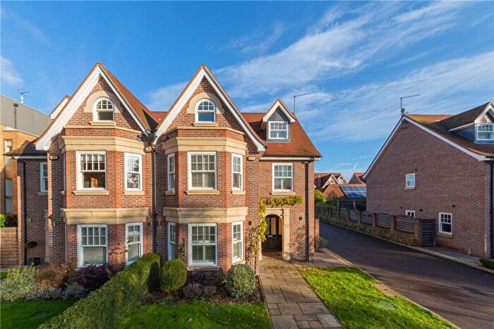 5 Bedroom Semi Detached House To Rent In Magnolia Gardens, St. Albans, AL1