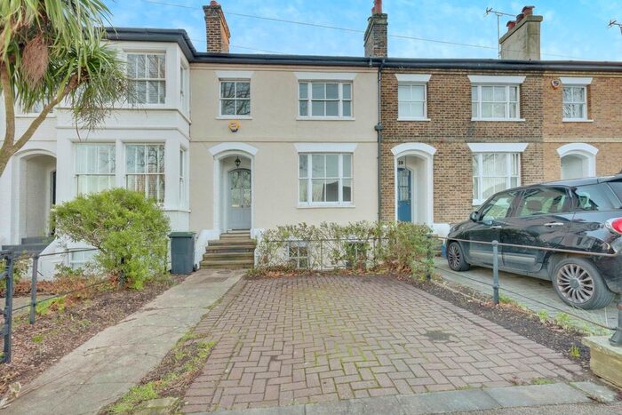 4 Bedroom Terraced House To Rent In Scratton Road, Southend-On-Sea, SS1