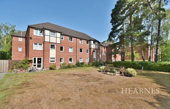 1 Bedroom Flat For Sale In Glenmoor Road, West Parley, Ferndown, BH22