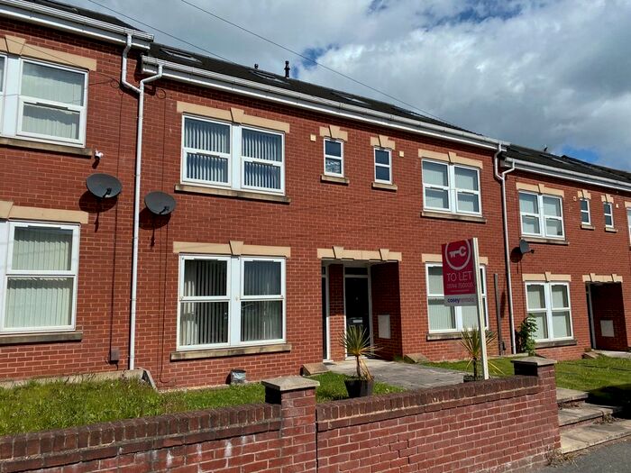 4 Bedroom Town House To Rent In Prescot Road, St. Helens, WA10