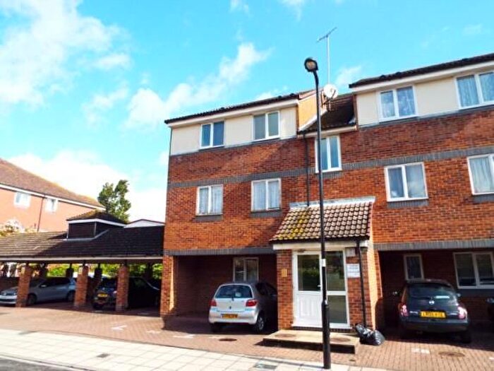 1 Bedroom Flat To Rent In Coraline Close, Southall, UB1