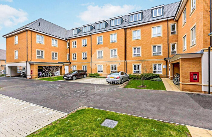 2 Bedroom Flat For Sale In Kenyon Way, Langley, SL3