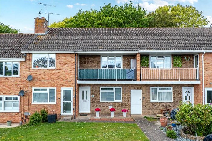 2 Bedroom Maisonette For Sale In Birchington Close, Maidstone, Kent, ME14