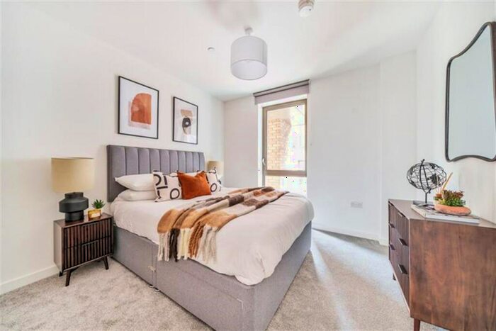 2 Bedroom Apartment To Rent In Bed, Th Floor, Tyne, Refinery House In Anchors Point, E16
