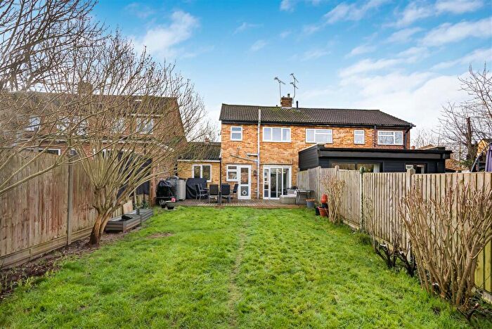 4 Bedroom Semi-Detached House For Sale In Thornbera Close, Bishop's Stortford, CM23