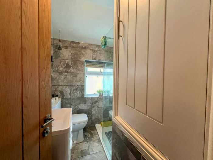 3 Bedroom Terraced House For Sale In Grasscroft Road, Honley, Holmfirth, HD9