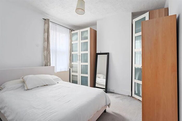 2 Bedroom Flat To Rent In Albert Road, London, NW6