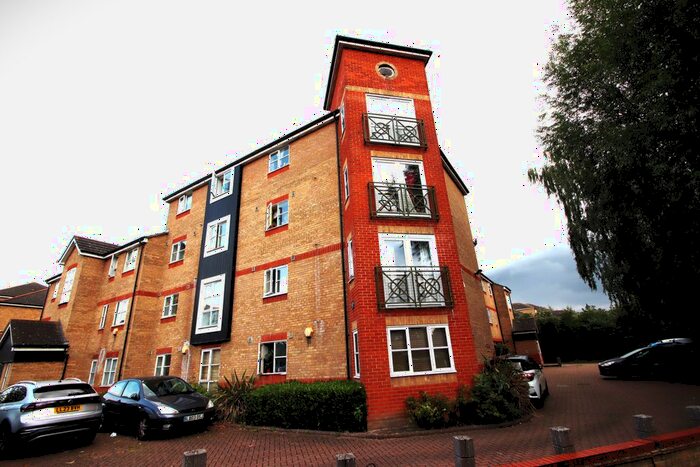 2 Bedroom Flat To Rent In Martini Drive, Enfield, EN3