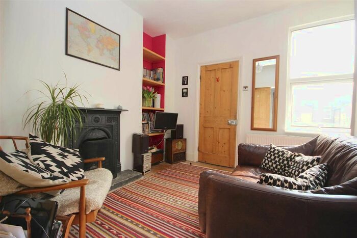 2 Bedroom Maisonette To Rent In Camden Road, London, E17
