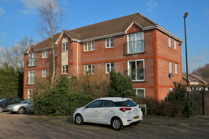2 Bedroom Apartment To Rent In Dakin Close, Maidenbower, Crawley, West Sussex, RH10