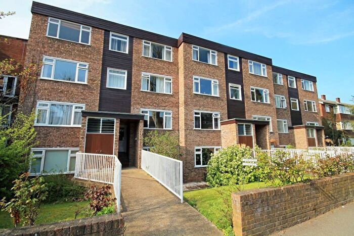 1 Bedroom Flat To Rent In Lovelace Road, Surbiton, KT6