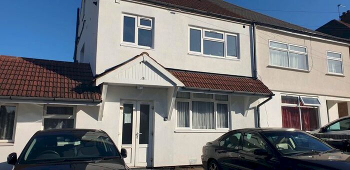2 Bedroom Flat To Rent In Argyll Gardens, Burnt Oak, Edgware, HA8