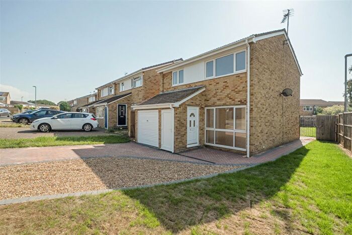 3 Bedroom Detached House For Sale In Kingsway, Caversham, Reading, RG4