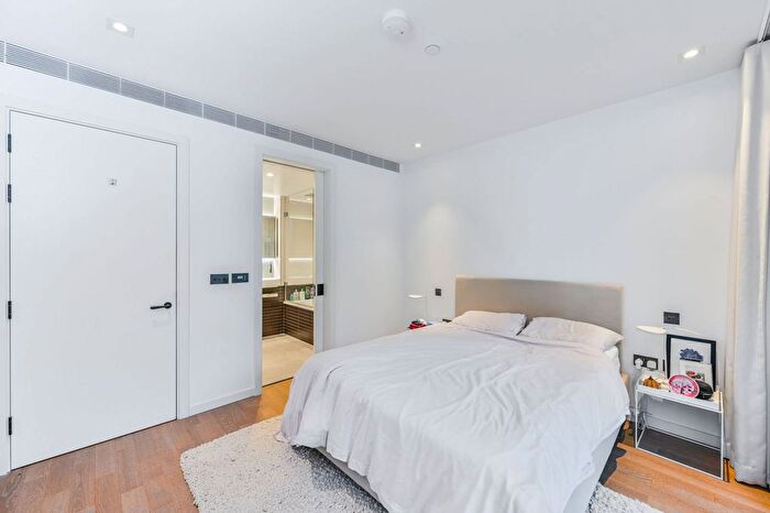 2 Bedroom Flat To Rent In Aurora Gardens, Battersea Power Station, London, SW11
